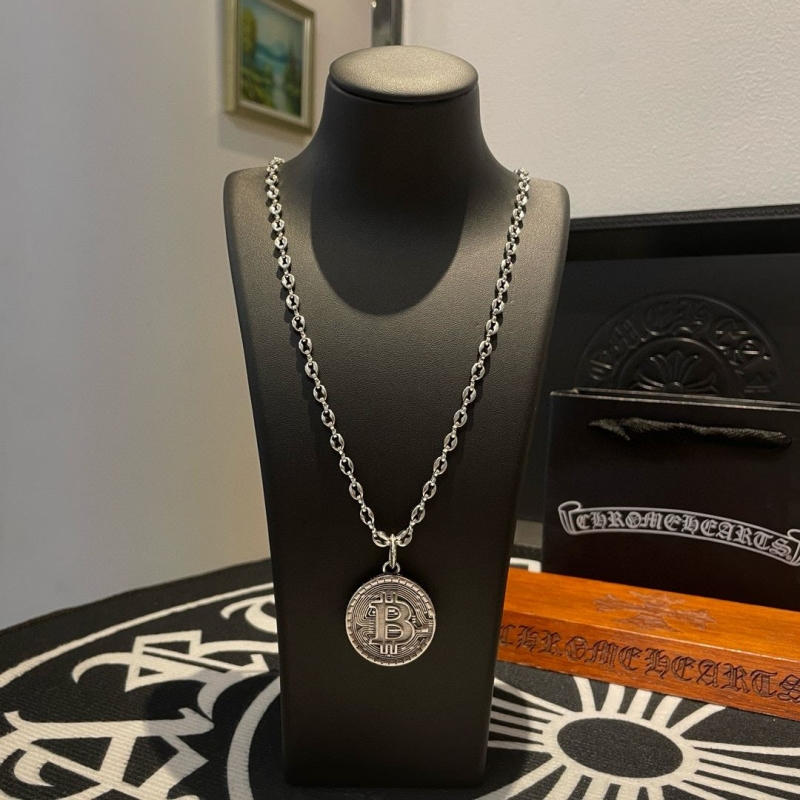 Ch*0me He**ts necklaces